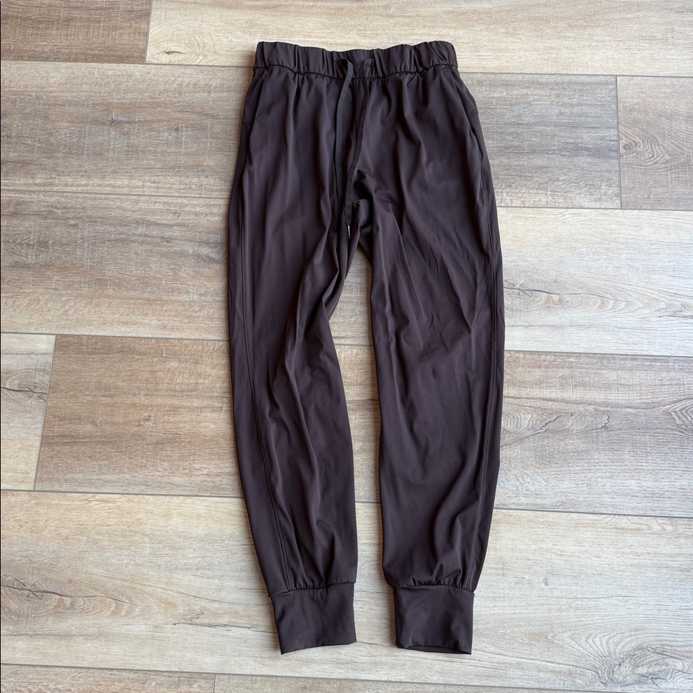 Cocoa maroon athletic jogger